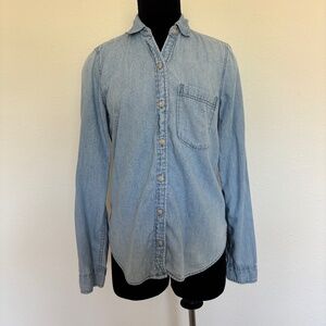 Abercrombie & Fitch Denim Chambray Button Up Shirt